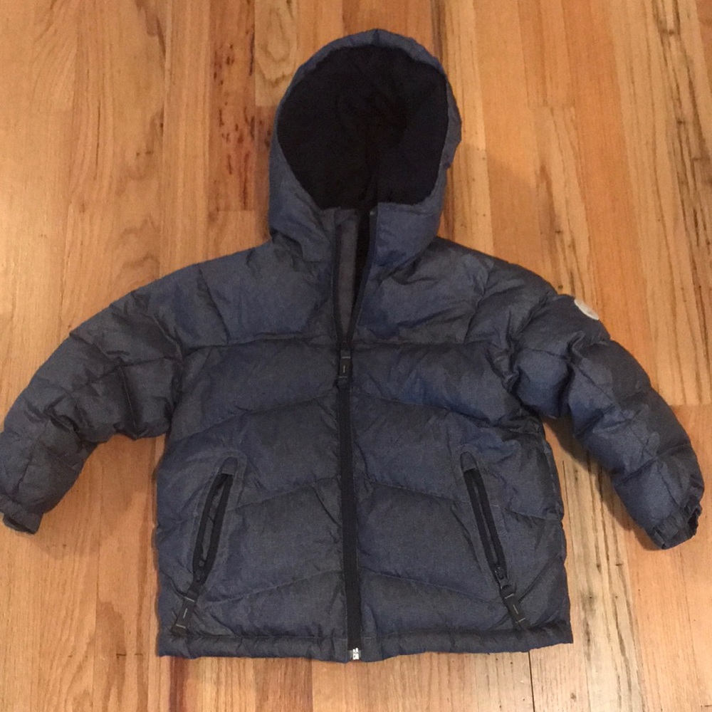 Boys gap brand puffer coat. Size xs (4-5)